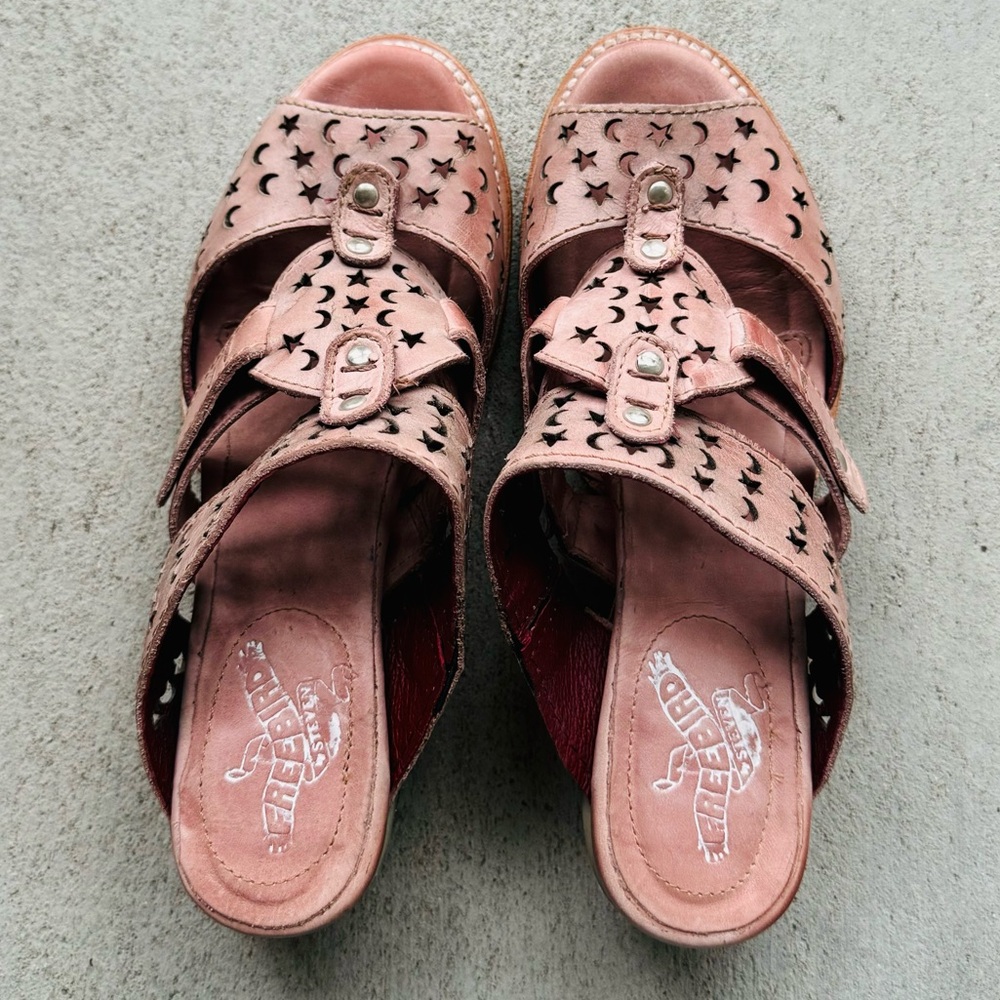 Stylish Pink Leather Sandals